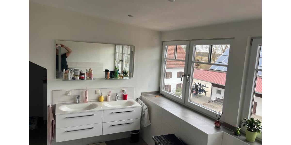 Dachgeschoßwohnung Kaufering - 3 Zimmer, 100 m&sup2;, 1.050&euro; | Angebot:25942833