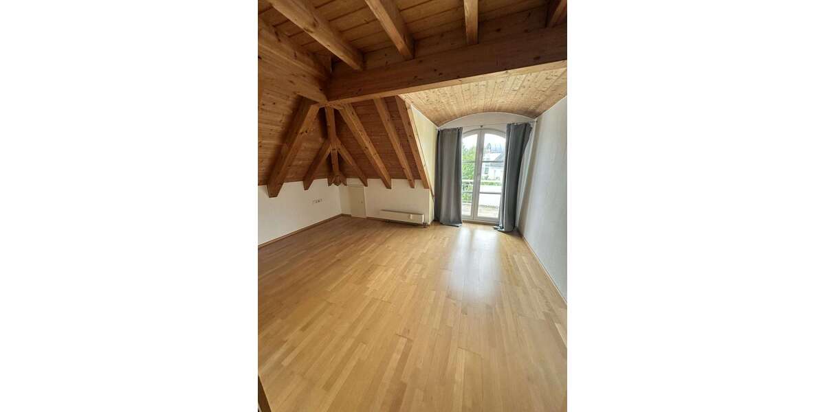 Etagenwohnung Reutlingen Betzingen - 3 Zimmer, 101 m&sup2;, 1.100&euro; | Angebot:27087159