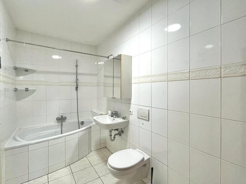 Großzügige 2,5 Zimmer-Wohnung in Augsburg-Kriegshaber zimmer