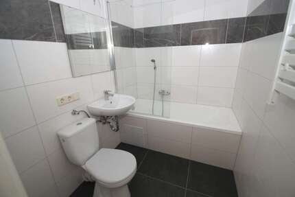 3-Zimmer-Wohnung mit Badewanne - Wohnberechtigungsschein erforderlich