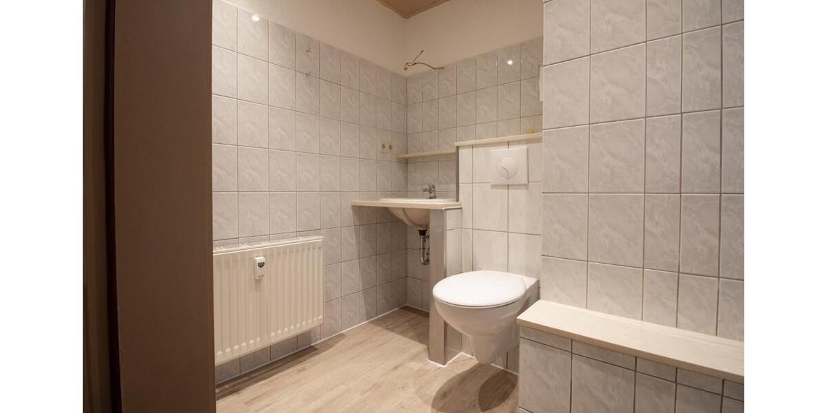 Dachgeschoßwohnung Reichenbach im Vogtland - 4 Zimmer, 77 m&sup2;, 420&euro; | Angebot:24591201