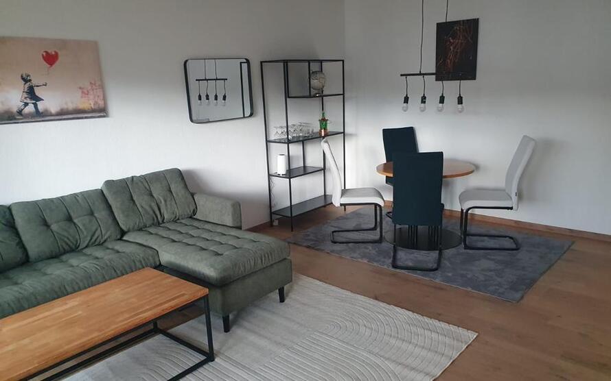 3-Zimmerwohnung mit 2x Balkon, TV, Internet, Küche, DuscheWc, Waschmaschine und Parkplatz