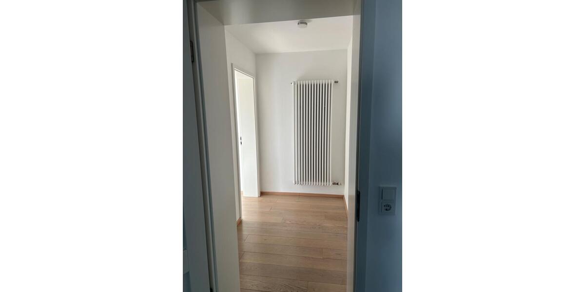Etagenwohnung Wiesbaden Nordost - 2 Zimmer, 77 m&sup2;, 1.100&euro; | Angebot:24654727