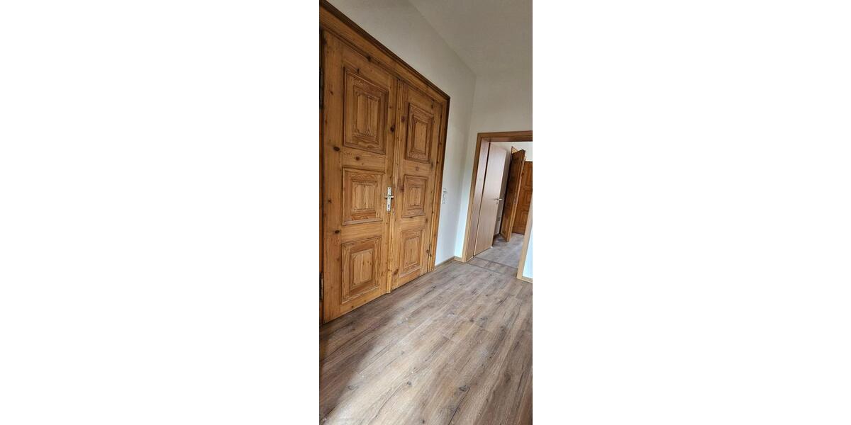 Etagenwohnung Mühlhausen (Thüringen) - 4 Zimmer, 150 m&sup2;, 1.000&euro; | Angebot:26662210