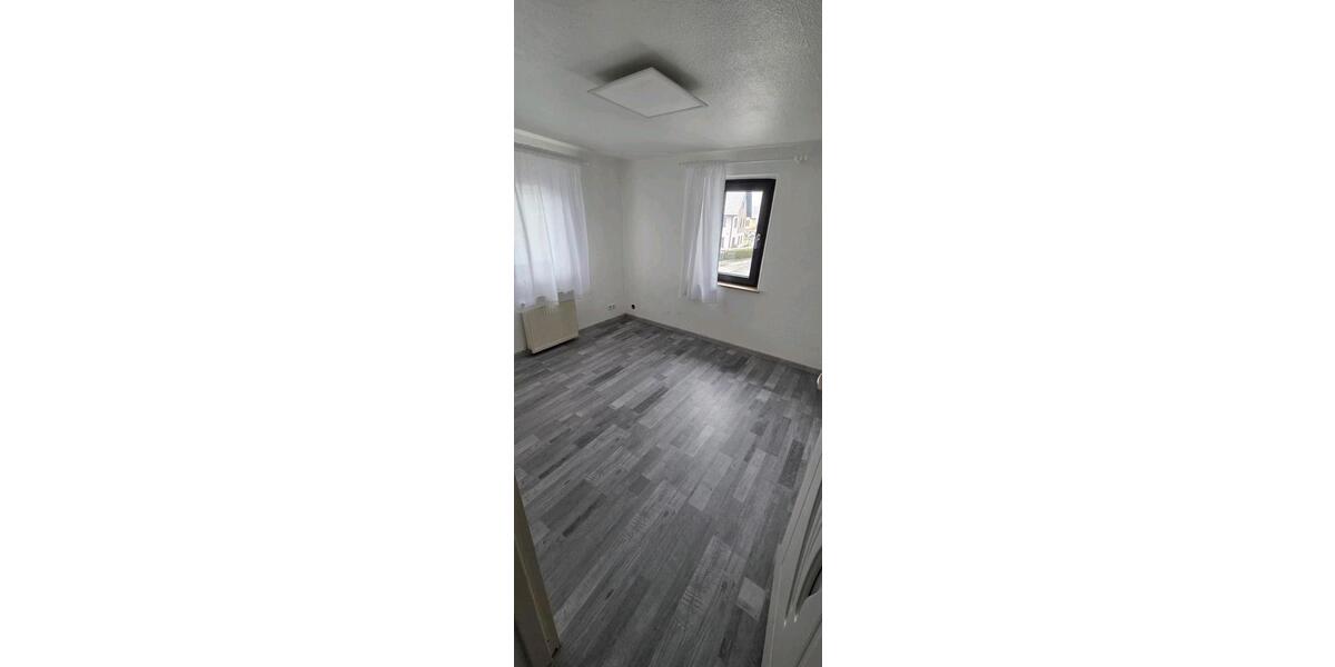 Etagenwohnung Gundelsheim - 4 Zimmer, 100 m&sup2;, 1.100&euro; | Angebot:24727458