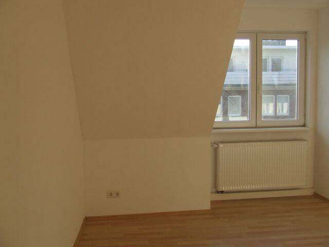 zentral gelegene 2-Zimmer-Wohnung im DG