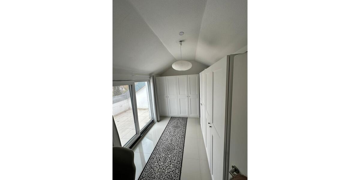 Dachgeschoßwohnung Weingarten - 3 Zimmer, 66 m&sup2;, 1.500&euro; | Angebot:25656037