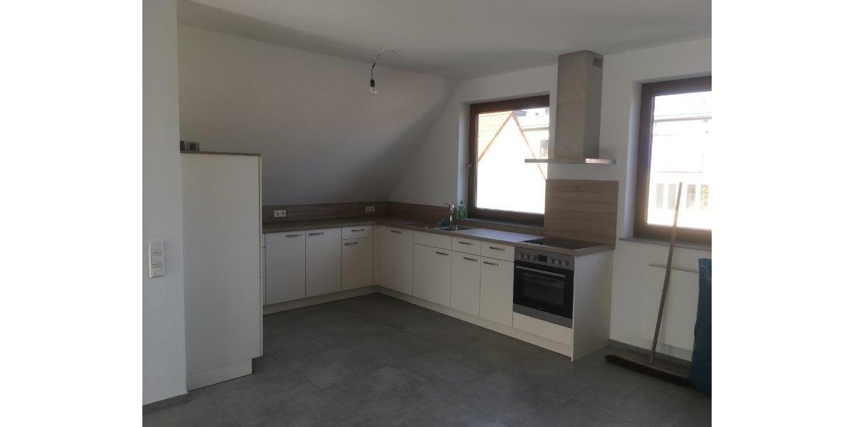 Dachgeschoßwohnung Villingen-Schwenningen Schwenningen - 4.5 Zimmer, 107 m&sup2;, 1.200&euro; | Angebot:26384373