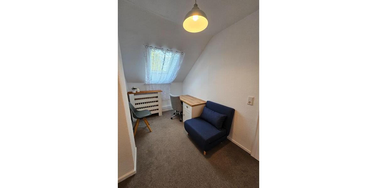 Möblierte 2,5 Zimmer-Dachgeschoss-Wohnung am Bergpark 2.5 zimmer