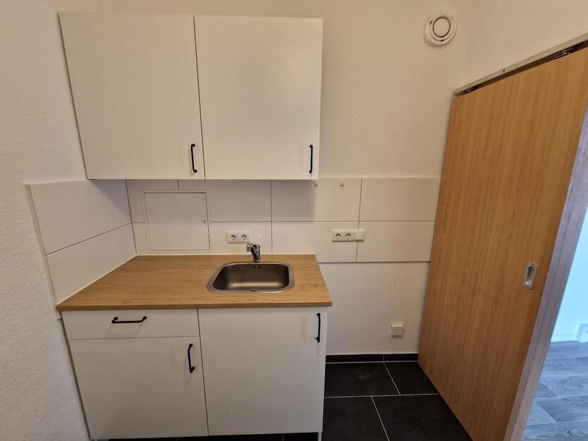 Jetzt aber schnell! Eure 2-Zimmer-Wohnung mit Einbauküche und Balkon wartet nicht lange!