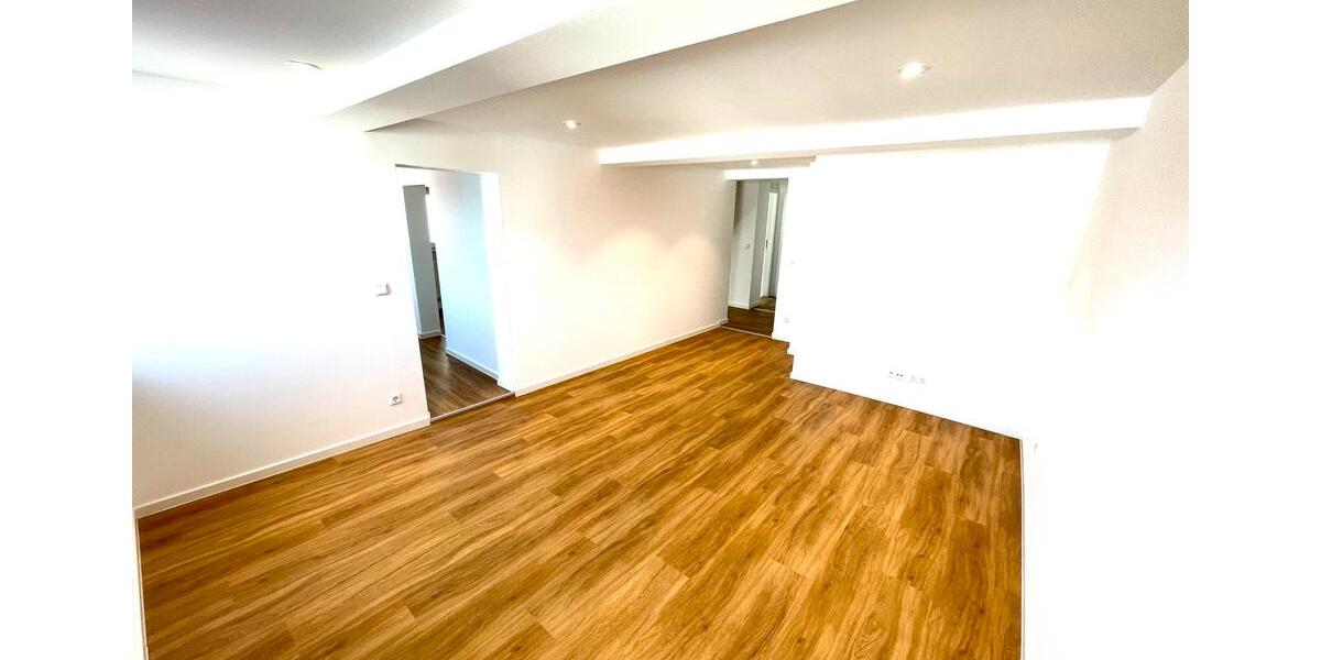 Sehr schöne 4ZKB-Altbauwohnung mit grosser Terrasse & Loft in Dur 4 zimmer