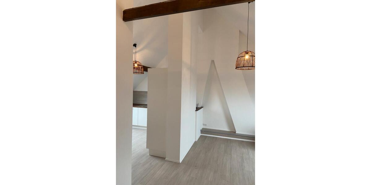 Dachgeschoßwohnung Aachen Aachen-Mitte - 4 Zimmer, 75 m&sup2;, 990&euro; | Angebot:26492799
