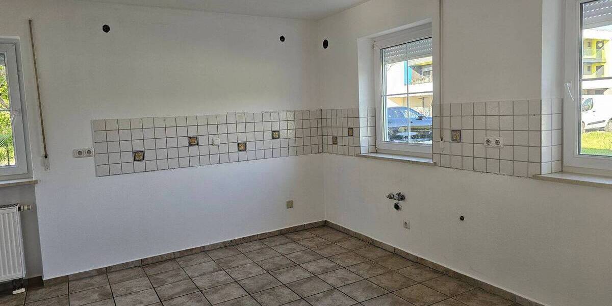 Doppelhaushälfte Burghausen - 6 Zimmer, 202 m&sup2;, 2.100&euro; | Angebot:25895860