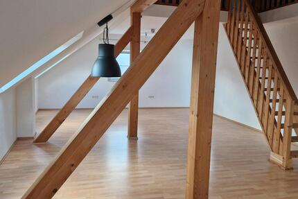 Dachgeschoß Wohnung 87 m² in Hassel, Warmmiete