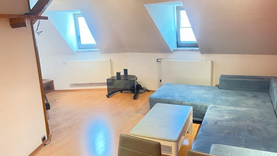 Dachgeschoßwohnung Werdau - 1 Zimmer, 38 m&sup2;, 385&euro; | Angebot:26412656