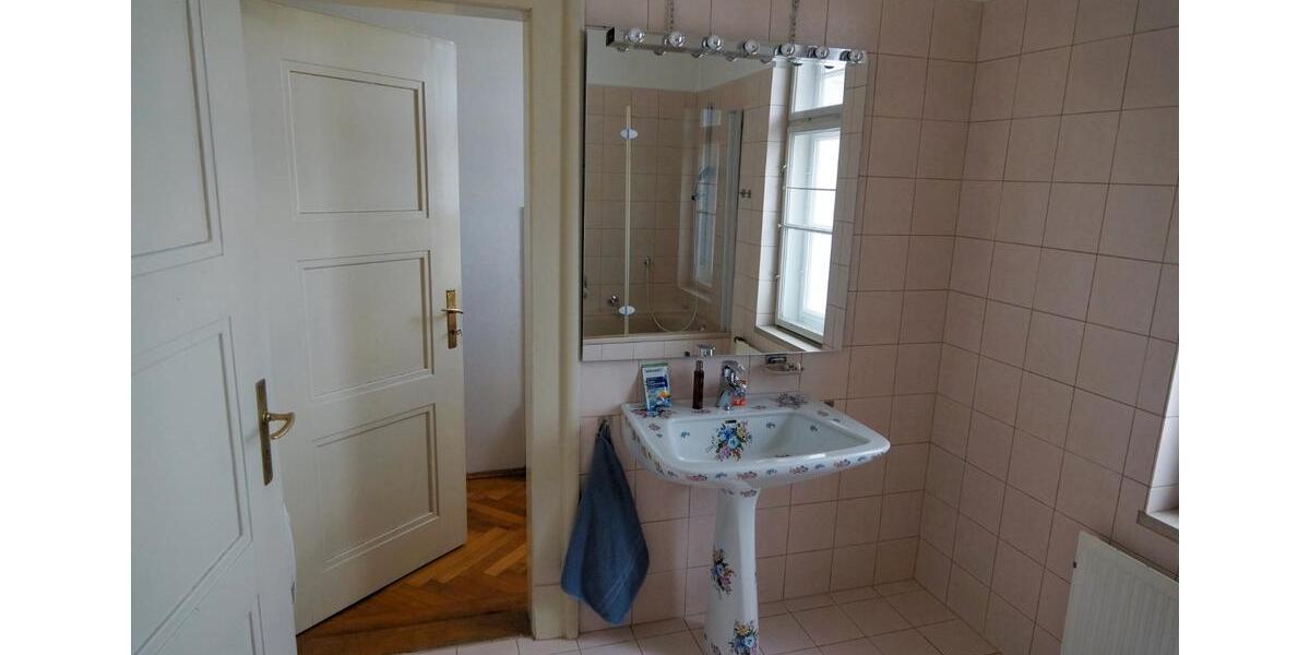 Etagenwohnung Traunstein - 5 Zimmer, 170 m&sup2;, 1.600&euro; | Angebot:26702875