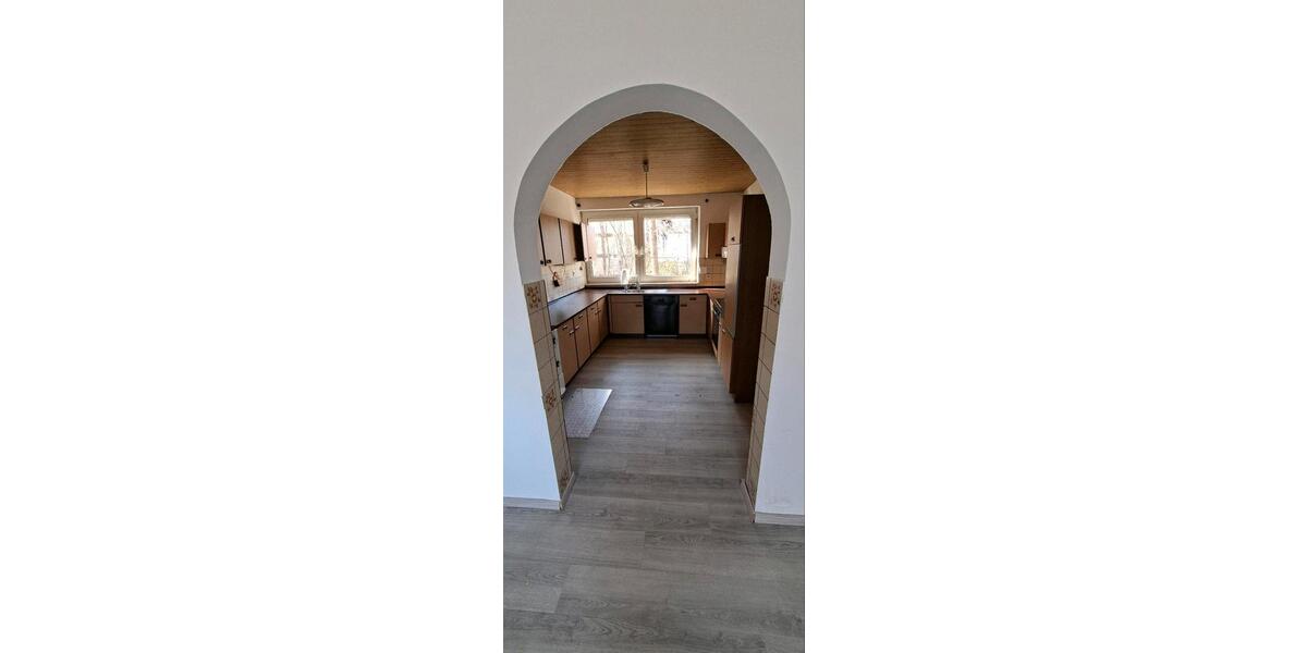 Bauernhaus, Landhaus Bad Windsheim - 7 Zimmer, 140 m&sup2;, 1.000&euro; | Angebot:25907288