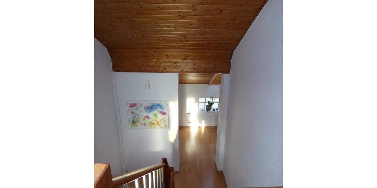 Etagenwohnung Rosbach vor der Höhe Rodheim - 7 Zimmer, 170 m&sup2;, 1.550&euro; | Angebot:24657672