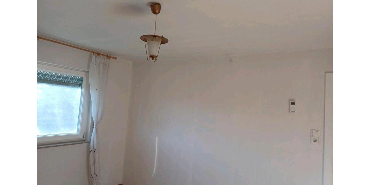 Dachgeschoßwohnung Gschwend - 3 Zimmer, 90 m&sup2;, 650&euro; | Angebot:24772617