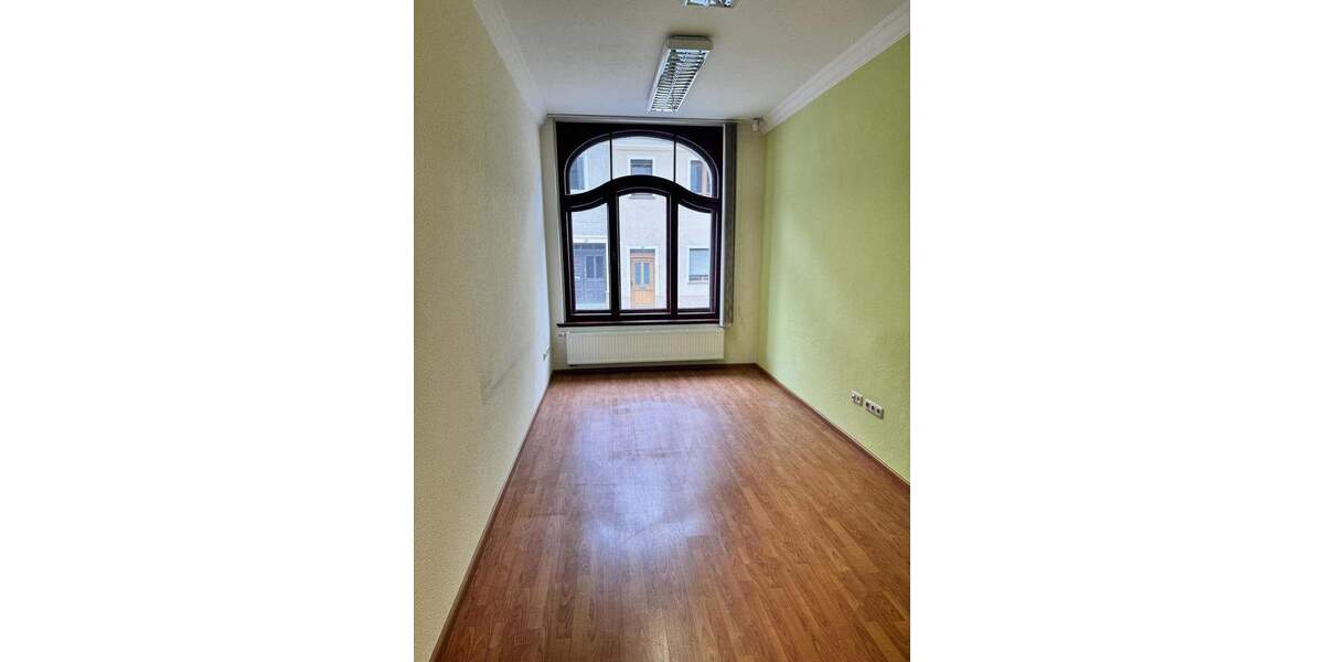 Gewerbeobjekt Oschatz - 9 Zimmer, 102 m&sup2;, 843&euro; | Angebot:25729436