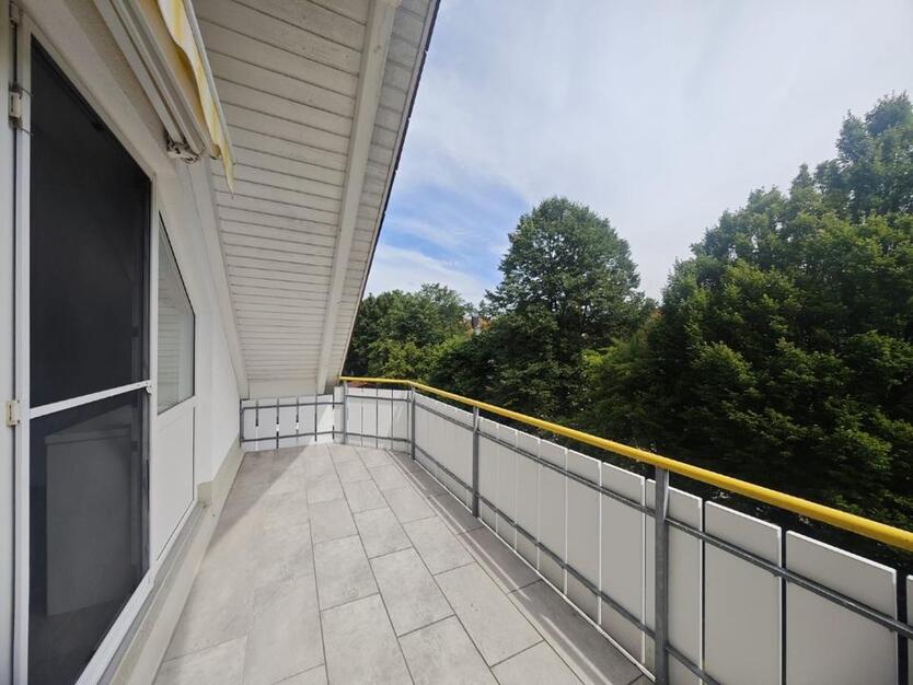 Dachgeschoßwohnung mit großzügigen Balkon. 2. OG ohne Aufzug