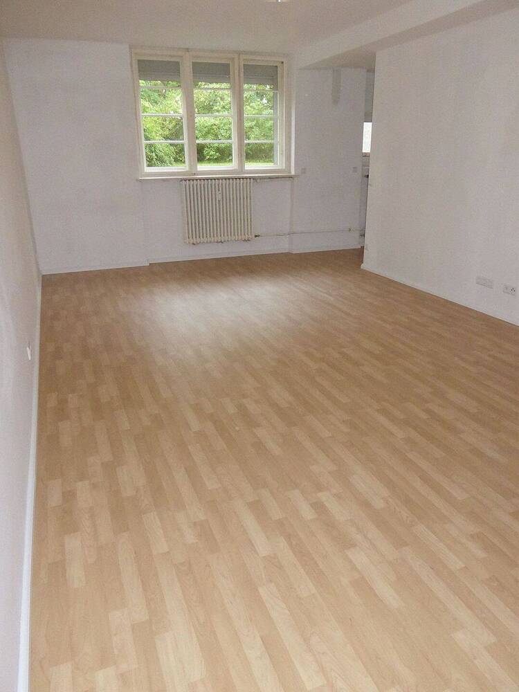 Hessenallee – SOUTERRAIN-Wohnung – großzügiger Grundriss – 2 Zimmer