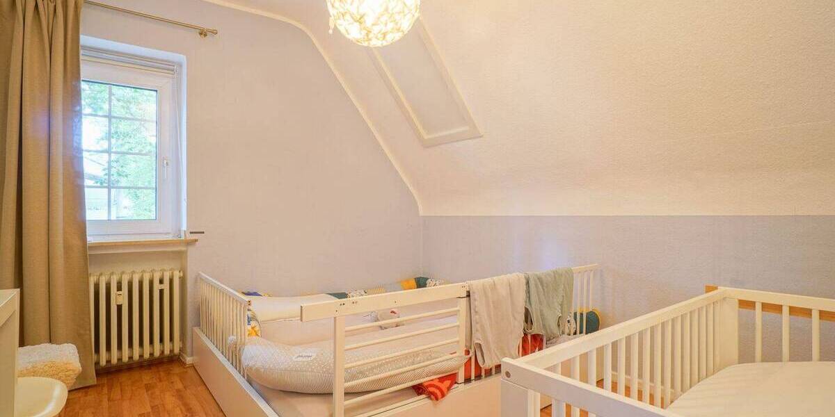 Etagenwohnung Duisburg Dellviertel - 3 Zimmer, 110 m&sup2;, 1.100&euro; | Angebot:26569409