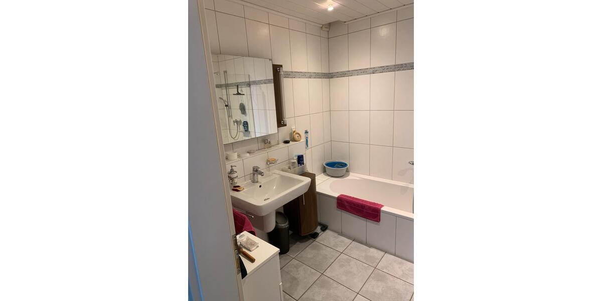 Exklusive EG-Wohnung, 90m² in 38458 Velpke - Garage, EBK, Garten zimmer