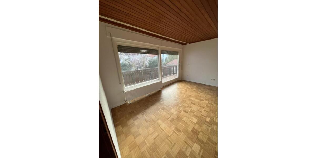 Etagenwohnung Roßdorf - 4 Zimmer, 113 m&sup2;, 1.200&euro; | Angebot:24239924