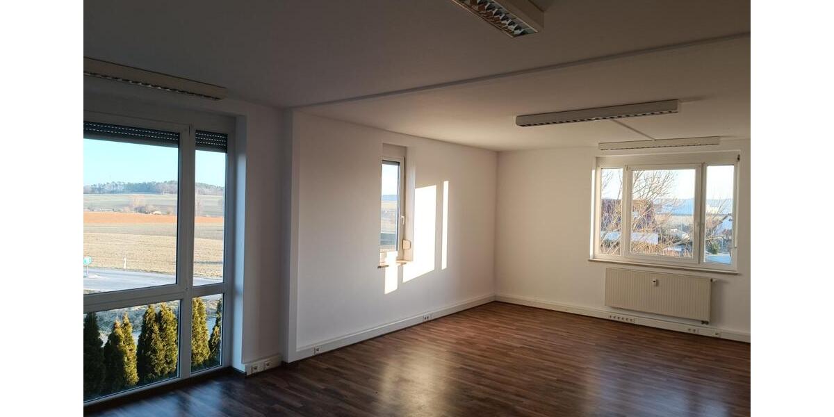 Gewerbeobjekt Schlüsselfeld - 1.900&euro; | Angebot:24630882