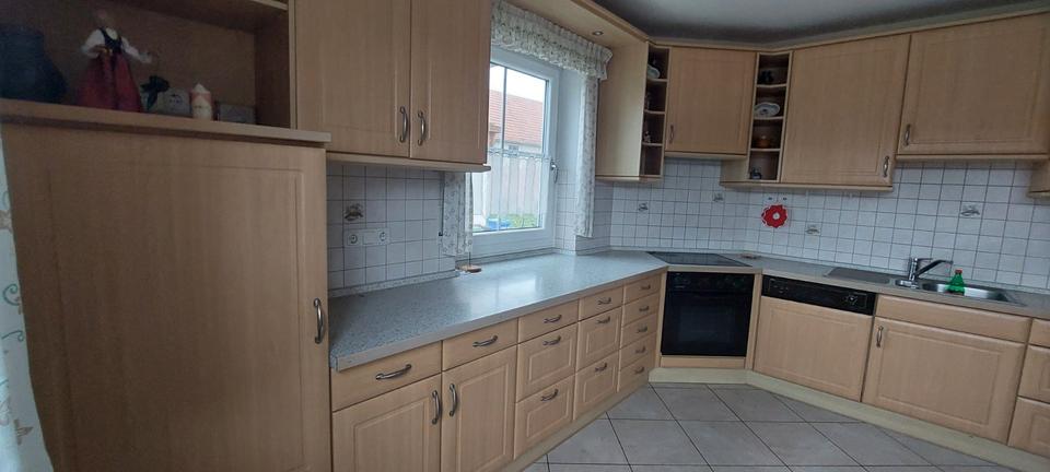 Erdgeschoßwohnung Burgheim - 3 Zimmer, 104 m&sup2;, 850&euro; | Angebot:25648893