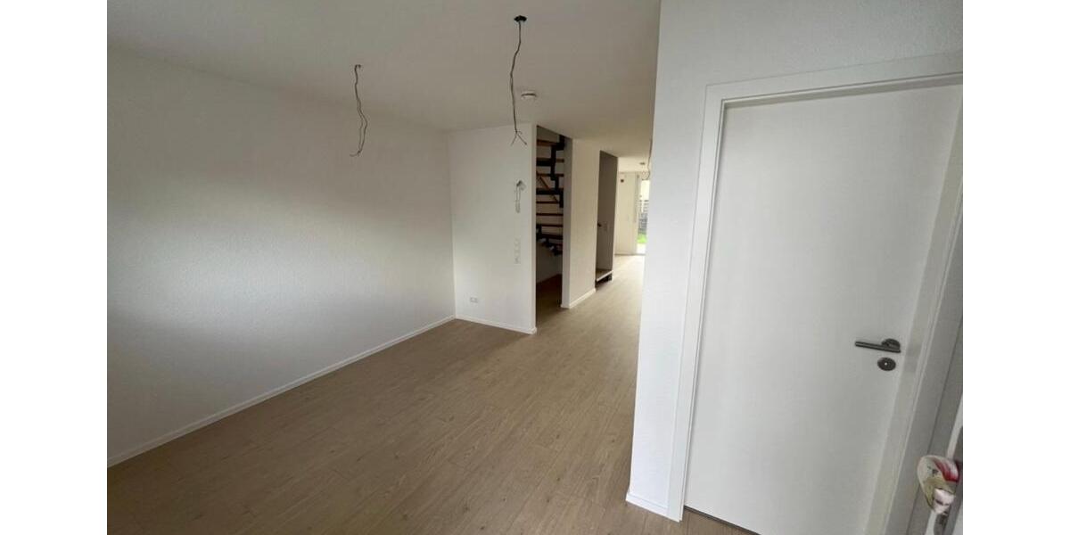 Reihenhaus Weingarten (Baden) - 5.5 Zimmer, 111 m&sup2;, 1.665&euro; | Angebot:24830170