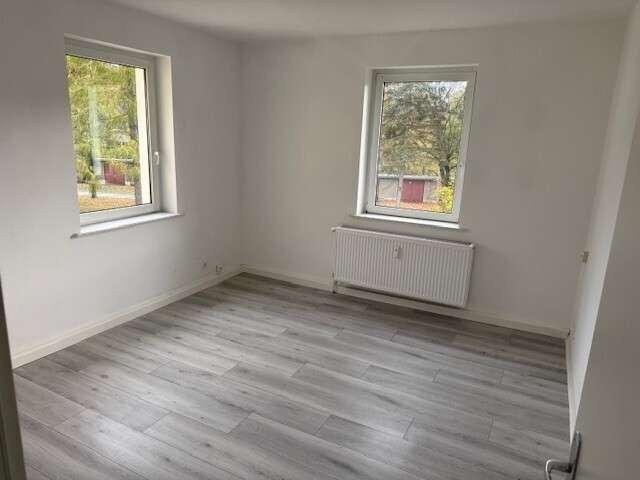 Etagenwohnung Gräfenhainichen Zschornewitz - 3 Zimmer, 63 m&sup2;, 400&euro; | Angebot:23567990