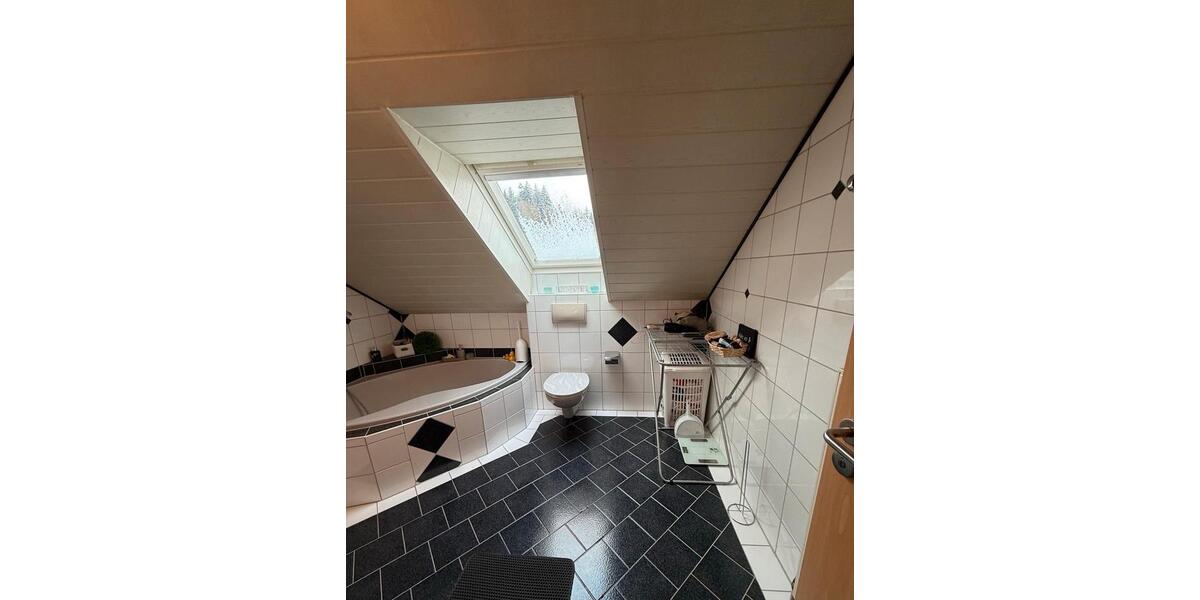 Dachgeschoßwohnung Passau Maierhof - 3 Zimmer, 90 m&sup2;, 900&euro; | Angebot:25052978