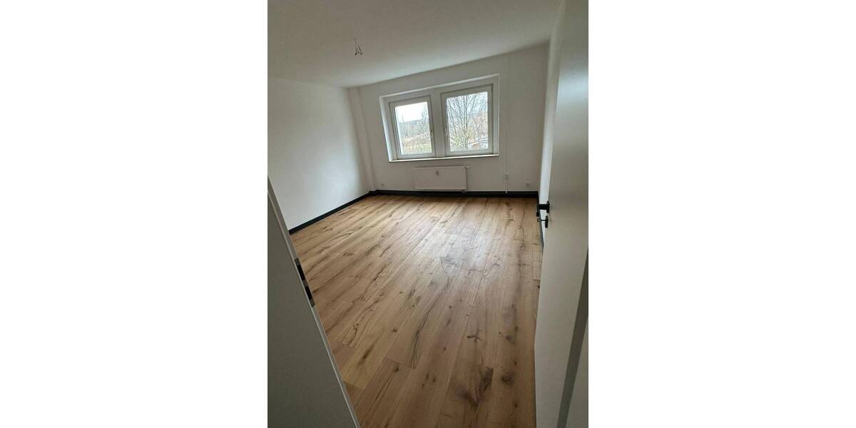 Etagenwohnung Zwickau Pölbitz - 2 Zimmer, 51 m&sup2;, 361&euro; | Angebot:26170747