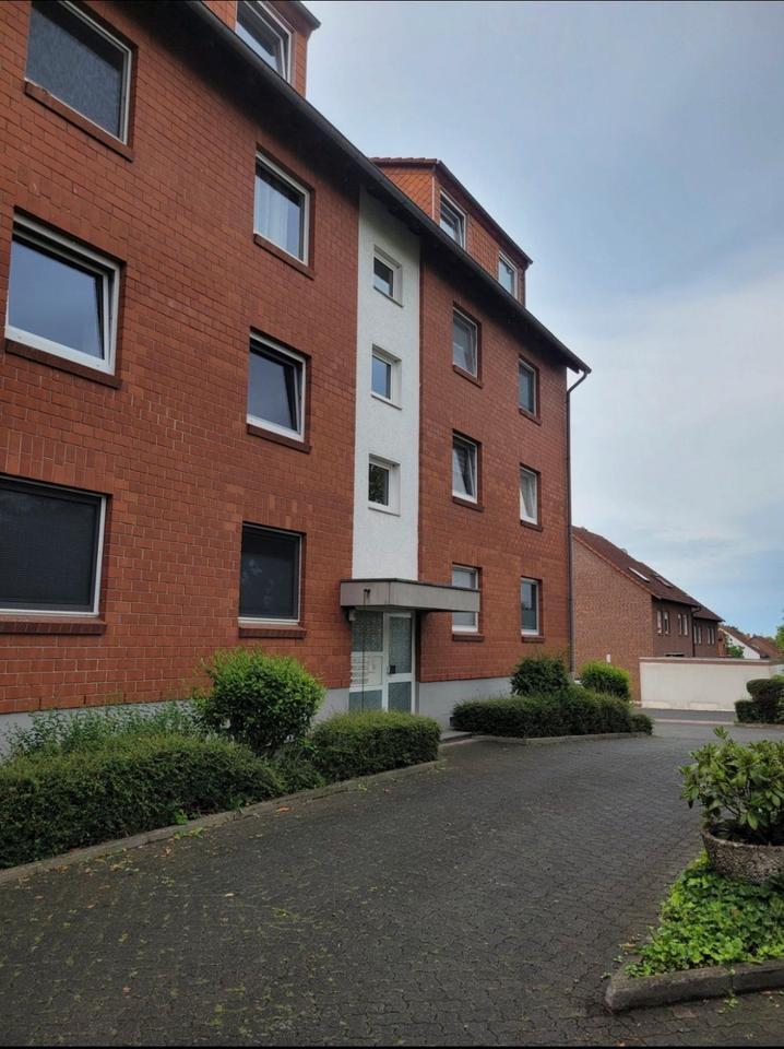 Helle 3 Zimmer Wohnung mit Balkon in ruhiger Lage zimmer