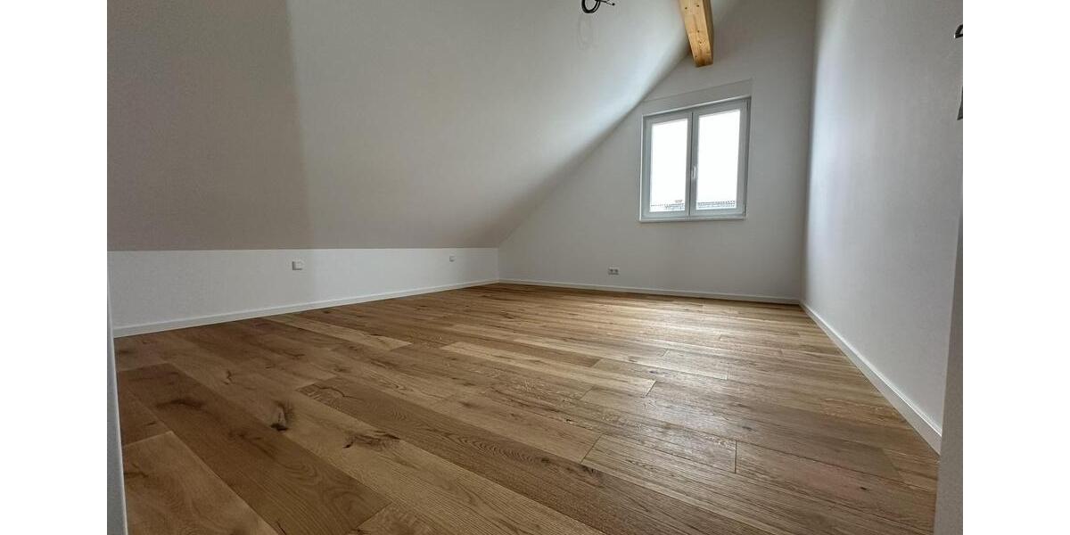 Erstbezug! Exklusives Wohnen im DG: 3-Zimmer, 5m Deckenhöhe, KfW 40, Klimaanlage, EBK & Südbalkon 3 zimmer