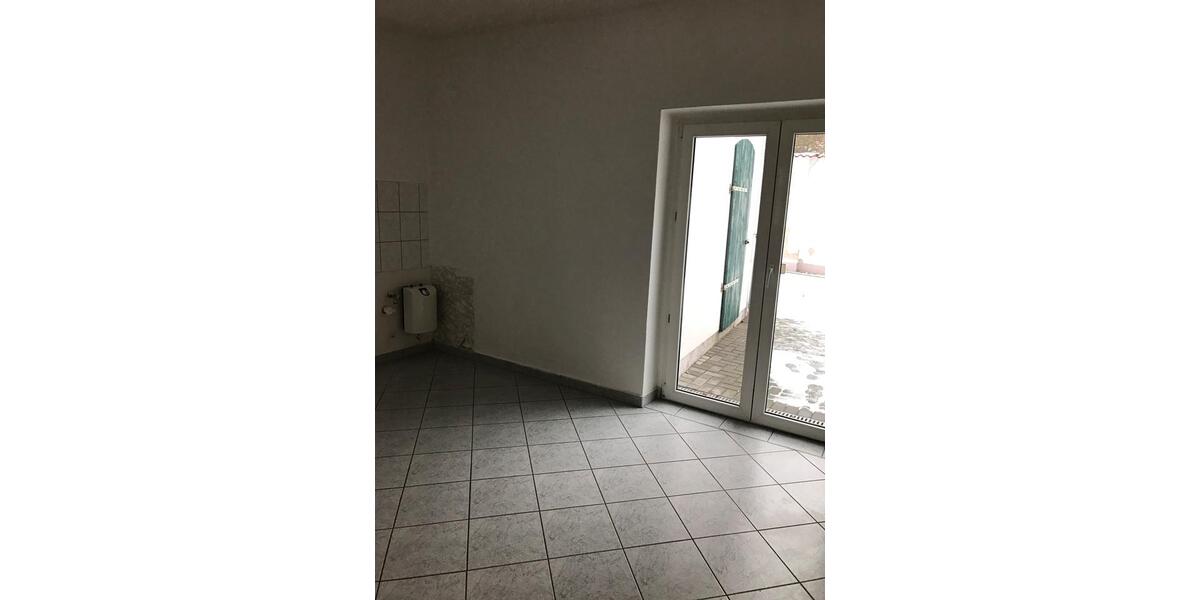 Erdgeschoßwohnung Raguhn-Jeßnitz Jeßnitz (Anhalt) - 2 Zimmer, 68 m&sup2;, 665&euro; | Angebot:26521866