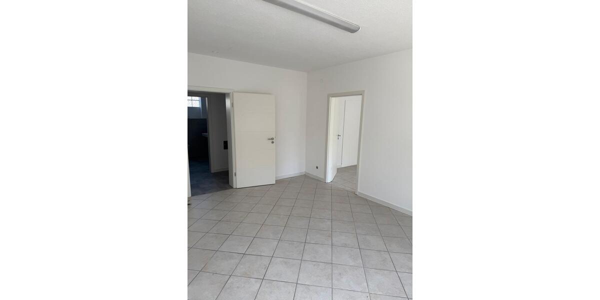 Erdgeschoßwohnung Bebra - 3 Zimmer, 70 m&sup2;, 700&euro; | Angebot:26676039