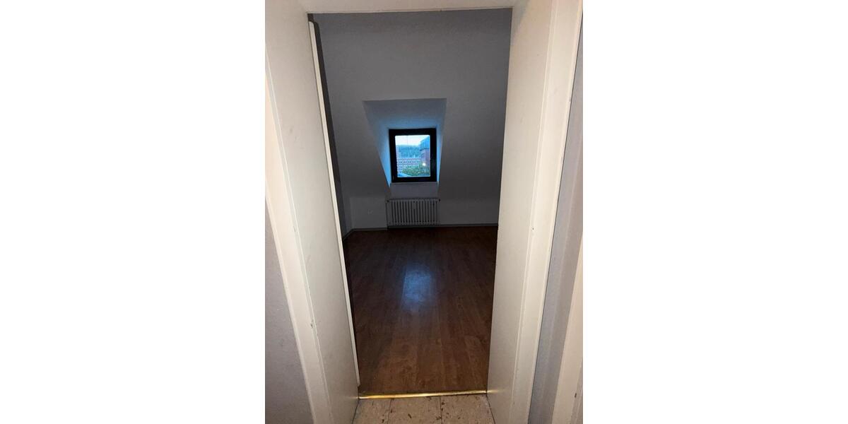 Dachgeschoßwohnung Trier Nord - 3 Zimmer, 70 m&sup2;, 940&euro; | Angebot:26238647