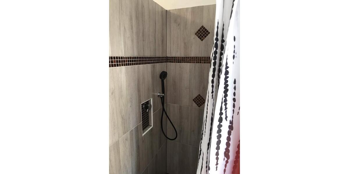 Wohnen auf Zeit Meißen - 8 Zimmer, 16 m&sup2;, 25&euro; | Angebot:26623443