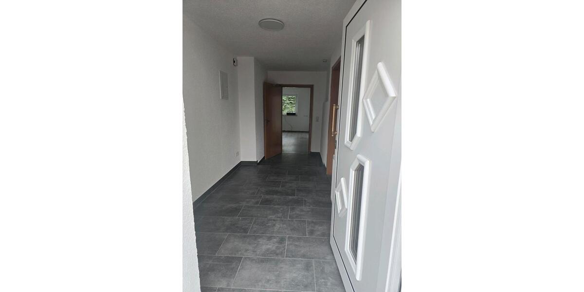 Etagenwohnung Lichtentanne - 3 Zimmer, 86 m&sup2;, 800&euro; | Angebot:25021715