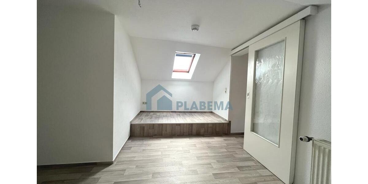 Dachgeschoßwohnung Schwerin - 3.5 Zimmer, 95 m&sup2;, 1.353&euro; | Angebot:26649637