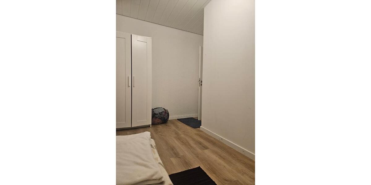 Wohnen auf Zeit Krefeld - 15 Zimmer, 1 m&sup2;, 380&euro; | Angebot:24743878