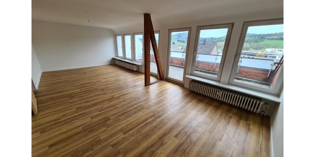 Renovierte Wohnung mit Balkon 5 zimmer
