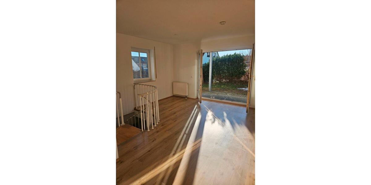 Erdgeschoßwohnung Burkhardtsdorf - 4 Zimmer, 71 m&sup2;, 920&euro; | Angebot:26593633