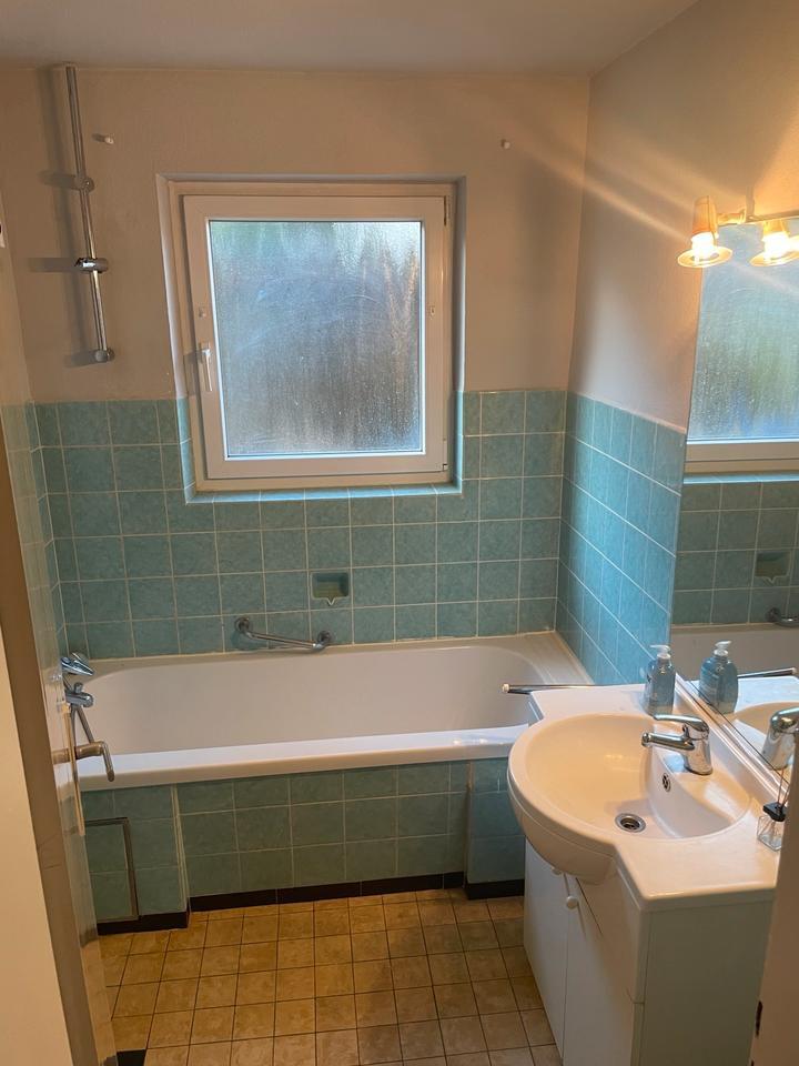 1 Zimmer Möbliert in 3er WG (ca. 20qm)