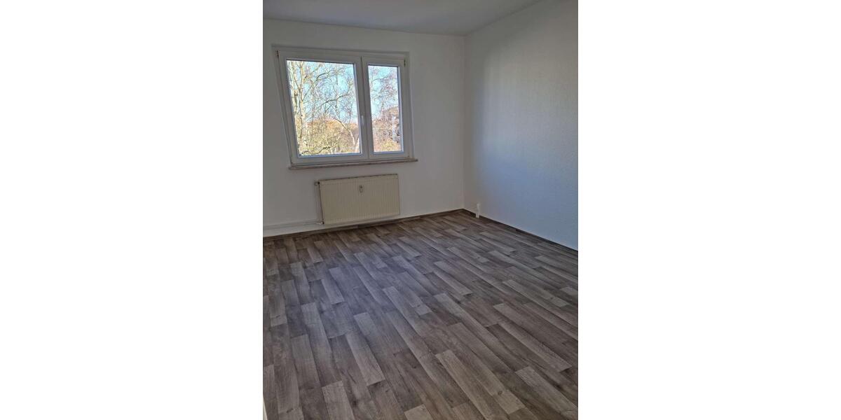 Etagenwohnung Grimmen - 2.5 Zimmer, 61 m&sup2;, 449&euro; | Angebot:23870359