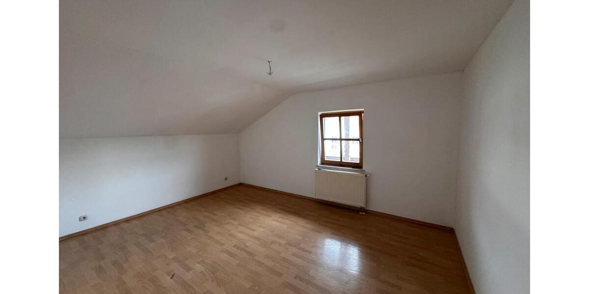 Etagenwohnung Grafling - 4 Zimmer, 90 m&sup2;, 800&euro; | Angebot:25989362