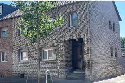 Haus Eschweiler (Weisweiler) - 5 Zimmer, 152 m&sup2;, 1.500&euro; | Angebot:26308272